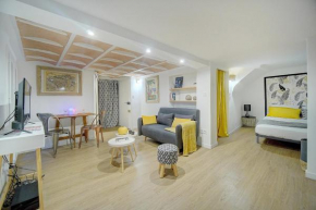 #31 Comfy place in the Old Town Balcony & AC 2Min to Beach